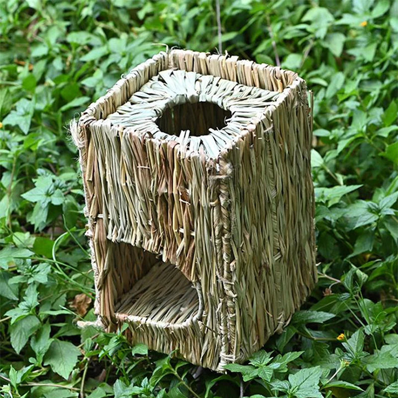 Stunning Natural Foldable Woven Small Animal Hideaway Pet Friendly Supplies