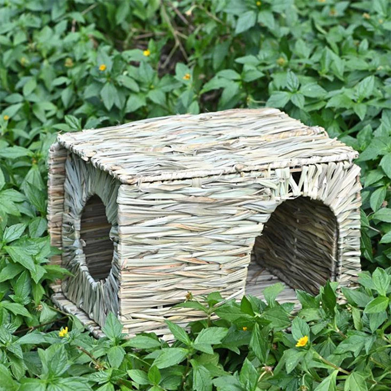 Stunning Natural Foldable Woven Small Animal Hideaway Pet Friendly Supplies