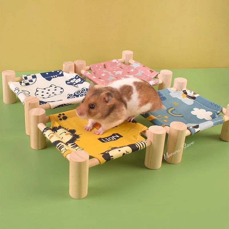 Beautiful Small Pet Wooden Platform Nest Pet Friendly Supplies